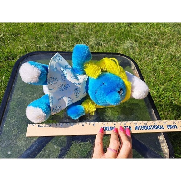 Vintage Smurfette Plush Toy By Wallace Berrie 1981Collectible - Picture 8 of 10